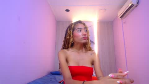 Snapshot of charlotte_love10 chatting on January 2025 11:55:01 AM CHARLOTTE online show from January 2025 11:55:01 AM