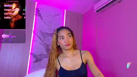 Snapshot of charlotte_love10 chatting on November 2025 12:06:01 PM CHARLOTTE online show from November 2025 12:06:01 PM