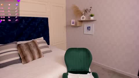 Charlotte Mayers online show from September 2025 11:43:01 AM