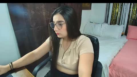 charlotte_richardson online show from December 2025 02:21:01 AM