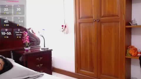 Charlotte   online show from November 2025 11:06:01 PM