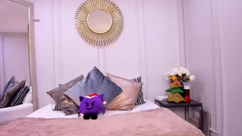 charlottebrownn_ online show from December 2025 05:02:01 AM