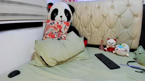 Snapshot of charlottee07 chatting on February 2026 02:04:01 AM charlottee07 online show from February 2026 02:04:01 AM