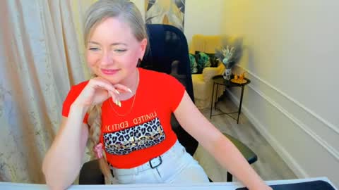 Snapshot of charlottekerti chatting on June 2026 02:33:01 PM Charlotte online show from June 2026 02:33:01 PM