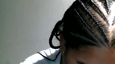 charlottequeen_21 online show from April 2026 12:04:01 PM