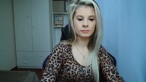 CharlotteXGold online show from May 2026 06:20:01 AM
