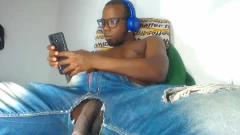 Snapshot of charly_vergonti_ chatting on September 2025 01:39:02 AM charly_vergonti_ online show from September 2025 01:39:02 AM