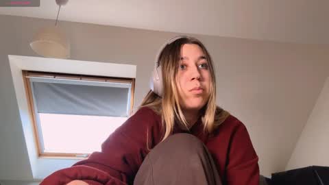 Julia online show from April 2026 12:47:02 PM