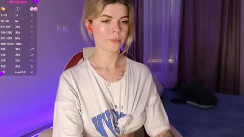 Snapshot of charming__kitty chatting on February 2025 11:08:02 AM Kira online show from February 2025 11:08:02 AM