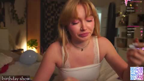 Snapshot of charming_daisy chatting on November 2025 01:17:02 PM my fansly Charming daisy My Wishlist for new toys online show from November 2025 01:17:02 PM