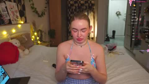 Snapshot of charming_daisy chatting on November 2025 08:50:02 AM my fansly Charming daisy My Wishlist for new toys online show from November 2025 08:50:02 AM