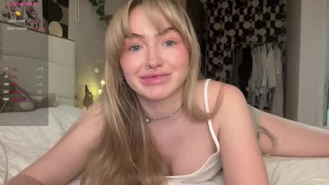 my fansly Charming daisy              My Wishlist  for new toys     online show from January 2026 01:02:01 PM