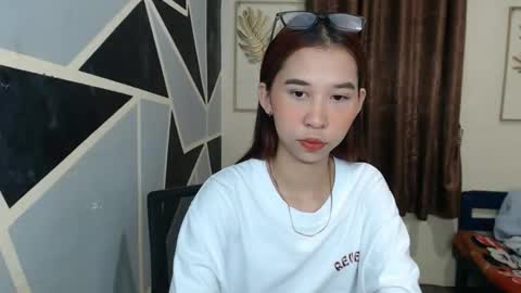 Snapshot of charming_lexi chatting on October 2025 03:29:01 PM Charm online show from October 2025 03:29:01 PM