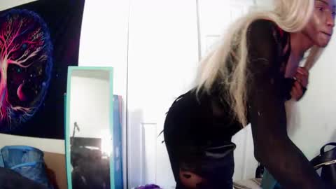 Snapshot of charr1barr chatting on December 2024 06:59:02 PM Miss Chocolate online show from December 2024 06:59:02 PM