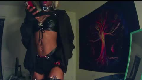 Snapshot of charr1barr chatting on December 2024 07:28:01 AM Miss Chocolate online show from December 2024 07:28:01 AM