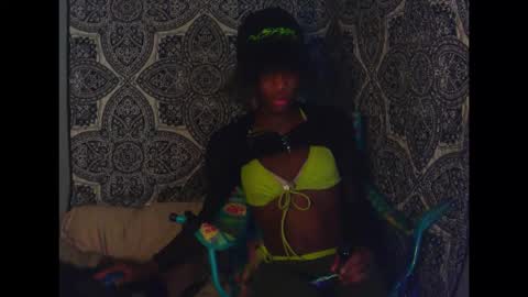 Snapshot of charr1barr chatting on January 2025 11:32:02 PM Miss Chocolate online show from January 2025 11:32:02 PM