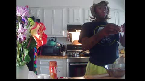 Snapshot of charr1barr chatting on February 2025 10:28:02 PM Miss Chocolate online show from February 2025 10:28:02 PM