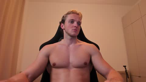 Snapshot of chasereed_ chatting on May 2026 07:33:02 PM Chase Reed online show from May 2026 07:33:02 PM
