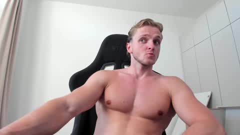 Snapshot of chasereed_ chatting on May 2026 05:18:02 PM Chase Reed online show from May 2026 05:18:02 PM