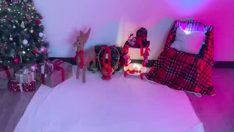 Snapshot of chasmic chatting on December 2024 03:38:02 AM JASMINE   usually going live about 2 am UTC  online show from December 2024 03:38:02 AM