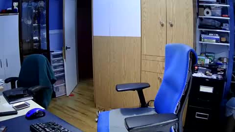 Snapshot of chatandfun666 chatting on December 2024 07:01:01 PM wanaBeYourToy online show from December 2024 07:01:01 PM