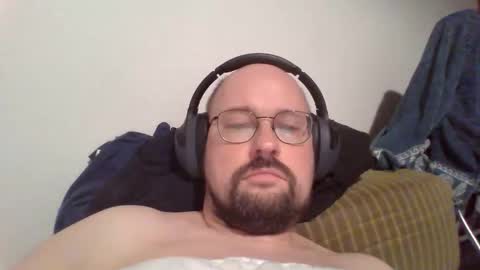 Mickel online show from October 2025 09:35:02 PM