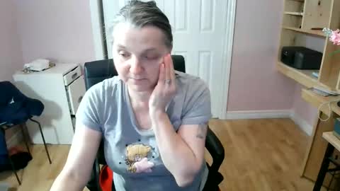 chealsiek online show from April 2026 02:11:02 AM