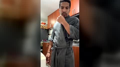 checar14 online show from March 2026 04:20:02 AM