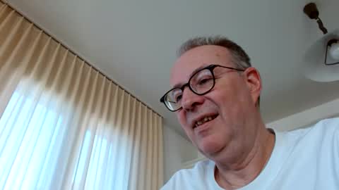 Snapshot of cheer2u chatting on January 2025 11:00:01 AM cheer2u online show from January 2025 11:00:01 AM