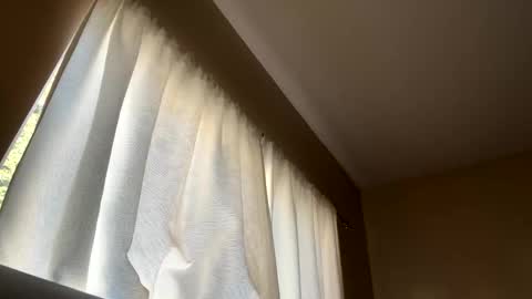 Snapshot of chellybear101 chatting on December 2024 12:08:01 AM chellybear101 online show from December 2024 12:08:01 AM