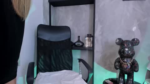 Chelsea  online show from February 2025 10:40:02 PM