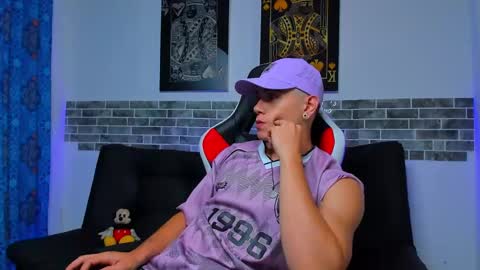 Snapshot of chepe_fit chatting on March 2025 05:33:02 AM chepe vause online show from March 2025 05:33:02 AM