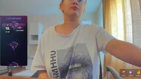 mayra online show from February 2025 09:33:01 AM