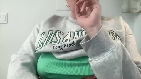 Snapshot of cherryjune chatting on January 2025 03:11:01 PM CherryJune online show from January 2025 03:11:01 PM