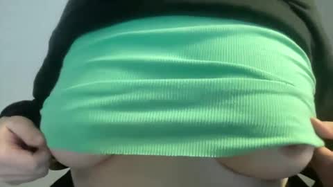 Snapshot of cherryjune chatting on February 2025 01:19:01 PM CherryJune online show from February 2025 01:19:01 PM