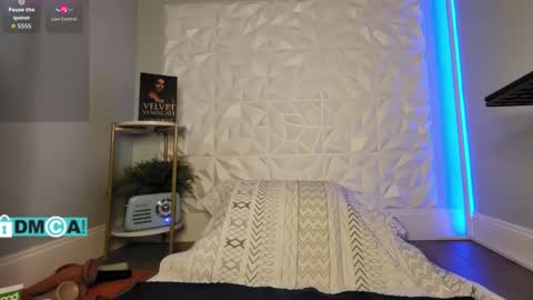 Chevi Blue online show from February 2026 04:00:01 PM