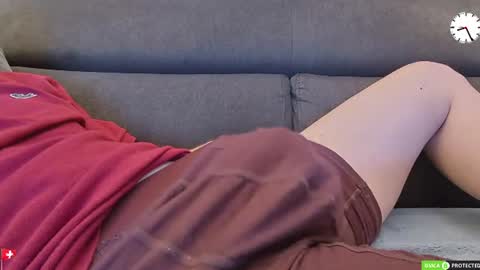 Snapshot of chezmonsieur_g chatting on July 2026 06:25:02 PM Grey online show from July 2026 06:25:02 PM
