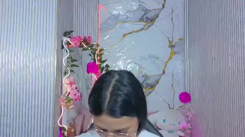 Snapshot of chiara_tay chatting on June 2026 07:25:01 PM Chiara online show from June 2026 07:25:01 PM
