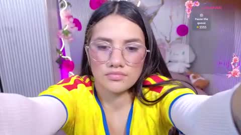 Snapshot of chiara_tay chatting on July 2026 07:07:02 PM Chiara online show from July 2026 07:07:02 PM