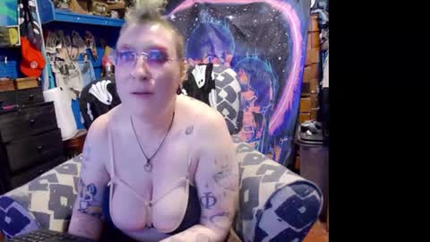 CurvySiren online show from December 2025 04:06:01 AM