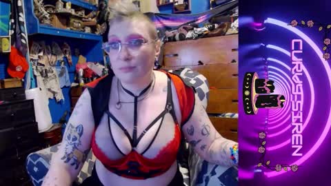 CurvySiren online show from December 2025 03:45:02 AM
