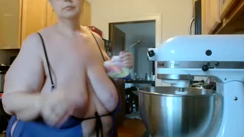 Snapshot of chicagobbw71 chatting on February 2025 03:31:02 PM Tee online show from February 2025 03:31:02 PM