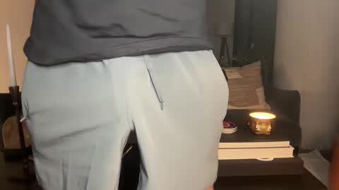 Snapshot of chiguy841 chatting on February 2025 02:09:02 AM ChiGuy841 online show from February 2025 02:09:02 AM