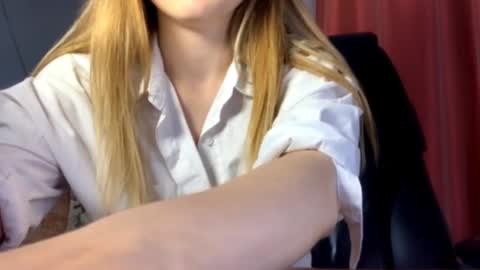 Sasha online show from September 2025 06:22:01 PM