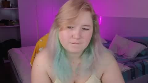 Snapshot of chimberwol chatting on July 2026 05:21:02 AM Chim-Chim online show from July 2026 05:21:02 AM