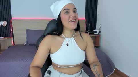 Chiqui online show from October 2025 07:45:02 PM