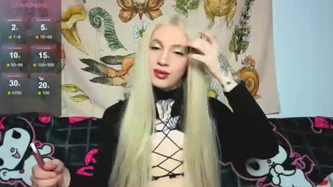 Snapshot of chl0echerry chatting on June 2026 03:05:02 PM Chloe INDEPENDENT MODEL online show from June 2026 03:05:02 PM