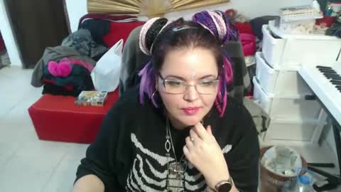 Chloe online show from December 2025 12:10:02 PM