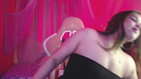 chloe online show from December 2025 02:59:02 PM