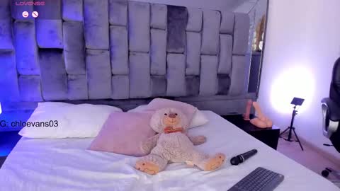 Snapshot of chloe__evans_ chatting on February 2025 12:57:02 PM Chloe online show from February 2025 12:57:02 PM